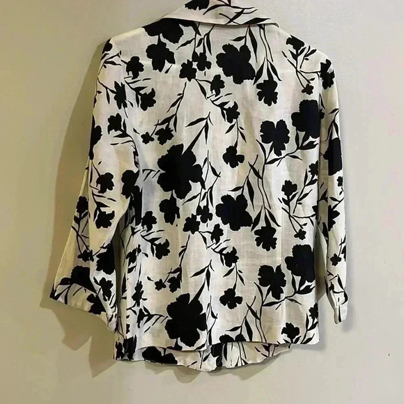 [PL] Anne Carson Petite Linen Black  Floral L/S Button Down Shirt - Picture 6 of 9